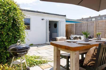 Charming Bolthole 400M To Beach Earnley Esterno foto